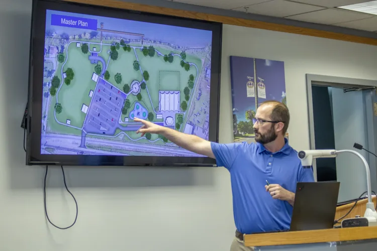 Council debates stage size, cost and location for Vienna’s Spencer’s Landing project